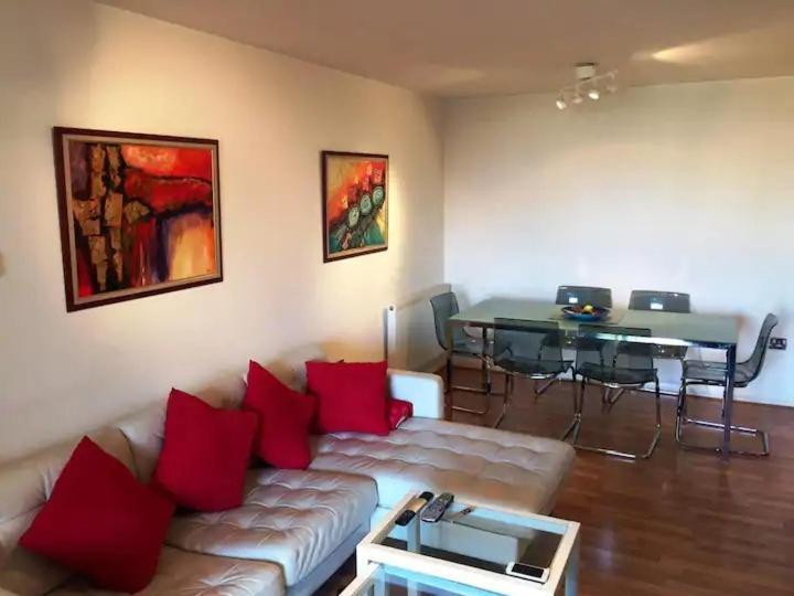 Room 1 Or 2 Ppl Near Excel, O2, Canary Wharf - Лондон Екстериор снимка